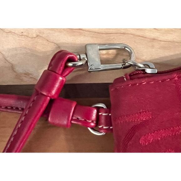 Express  Red wristlet - Picture 2 of 7